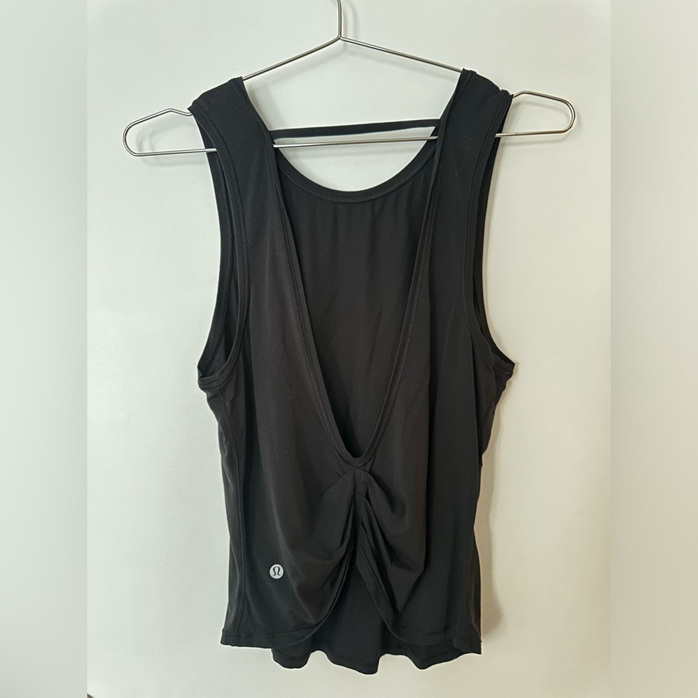 {Lululemon} Ultralight Tank - Size 4 - Black